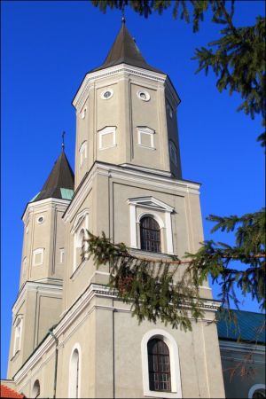 Kościół pw. św. Mikołaja i Stanisława biskupa w Jarosławiu przy ulicy Benedyktyńskiej. Przez starszych mieszkańców zwany Anna Kasarnia, został zbudowany w latac