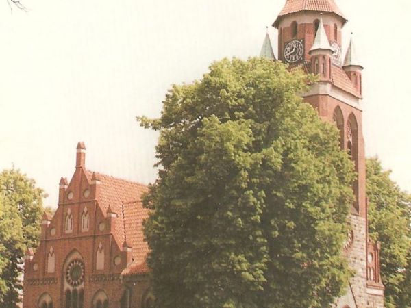 Grodzisk Wielkopolski-pl. Powstańców Wielkopolskich (daw. Nowy Rynek), kościół pw. Najświętszego Serca Pana Jezusa, poewangelicki z 1905 r.