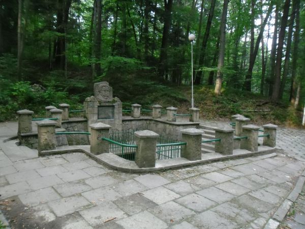 Źródło Bełkotka z wydobywającym się metanem.