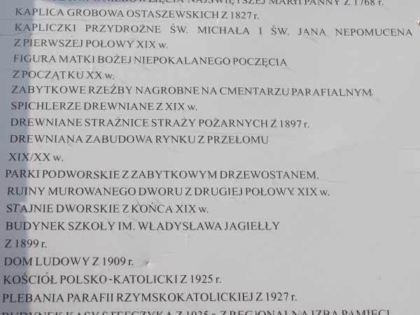 plansza - z całym bogactwem regionalnej wiedzy historycznej, to zaproszenie do odszukania tych zabytków i wyjątkowych miejsc z bogatą przeszłością. Przy planszy