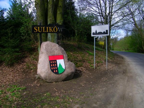 jest kilka początków lub wjazdów do miasteczka jeden z nich