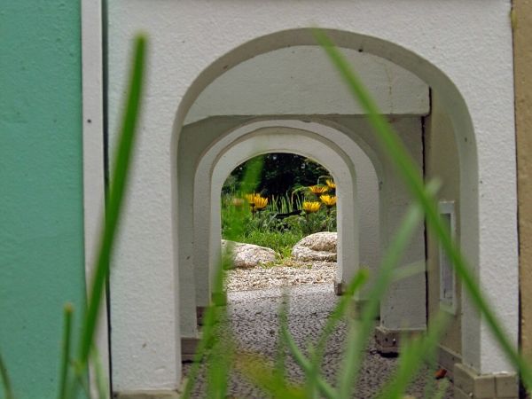 KOWARY - Park Miniatur Zabytków Dolnego Śląska - Kościół wraz z zabudowaniami klasztoru s.s. Benedyktynek to najstarsze istniejące obiekty powstałe w XVIII wiek