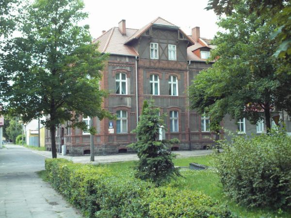 Plac Mikołaja Kopernika vis a vis
Kościoła pw. NMP.Królowej Polski.