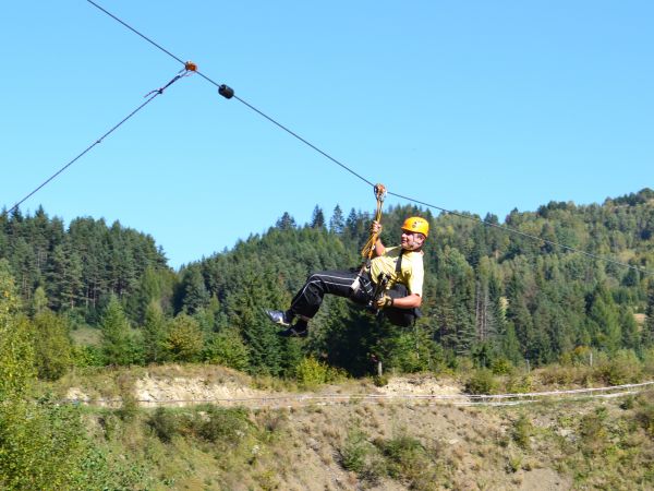 Geopark Glinka – dzięki przekształceniu nieczynnego kamieniołomu w Glince w teren rekreacyjno-wypoczynkowy. W którym powstał jeden z najdłuższych zjazd linowy t