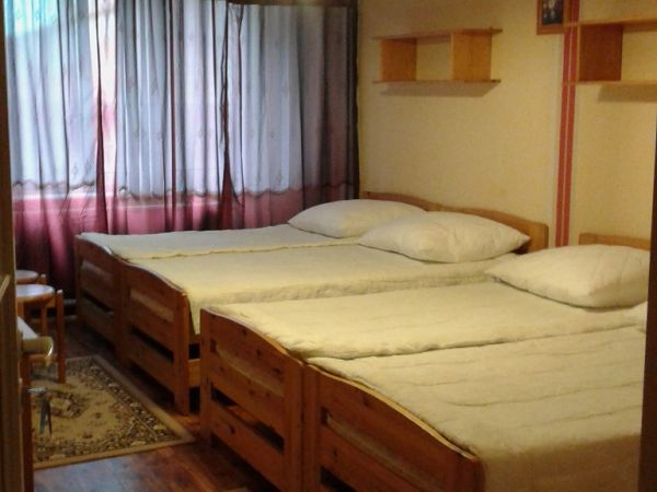 Zapraszam Państwa do naszych pokoi w pięknej lokalizacji Wyspy Uznam 5 min do morza. Zaletą jest położenie w bezpośrednim sąsiedztwie lasu sosnowego. Zapraszamy