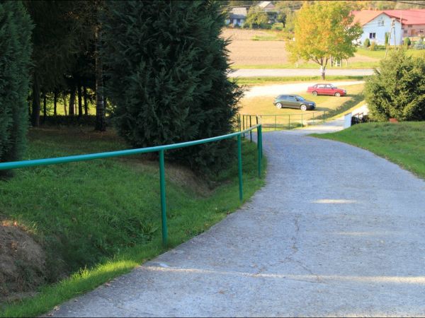 Murowana parafialna cerkiew greckokatolicka św. Michała Archanioła w Olszanach . Cerkiew została zbudowana w 1924, w miejscu wcześniejszej murowanej cerkwi, zbu