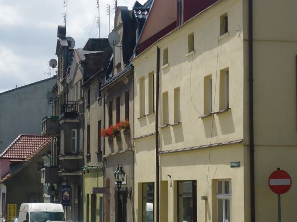 Domy zach. pierzei ul. Mickiewicza (do 1945 ul. Kramarska)