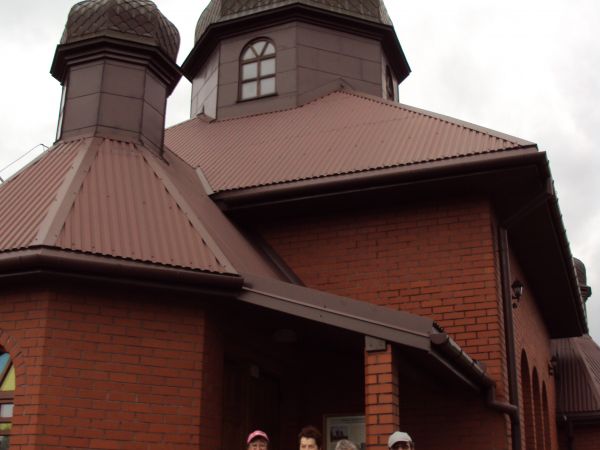 cerkiew filialna wyznawców obrządku grecko-katolickiego, zbudowana w latach 2004-05, na skraju terenu  cmentarnego.