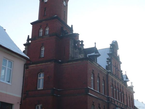 Ratusz w stylu neorenesansu północnego z 1884r.