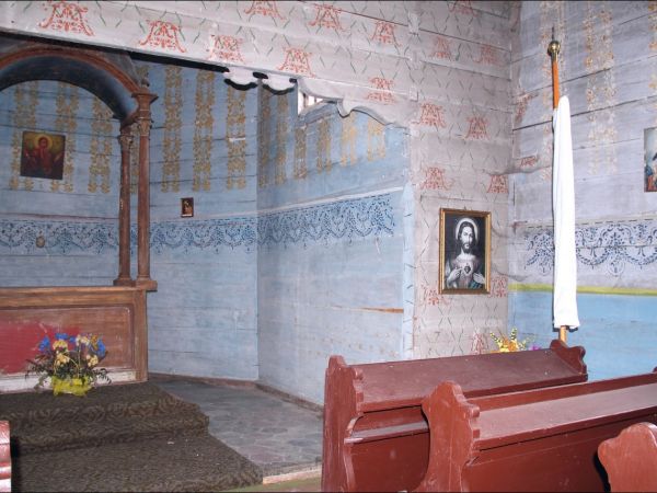 Drewniana filialna cerkiew greckokatolicka p.w. św. Michała Archanioła w Krasicach . Cerkiew wzniesiona w roku 1899. W latach 50. XX wieku została opuszczona .