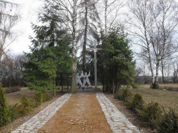 Pomnik ku czci pomordowanych w "Arbeitserziehungslager Rattwitz" w czasie II wojny światowej