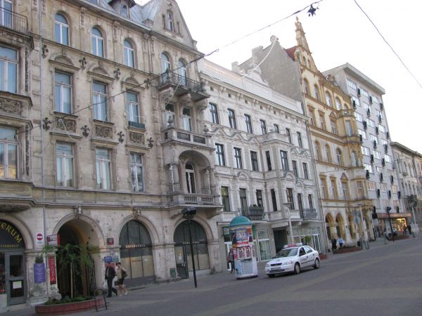 Zabytkowe kamienice w centrum Łodzi