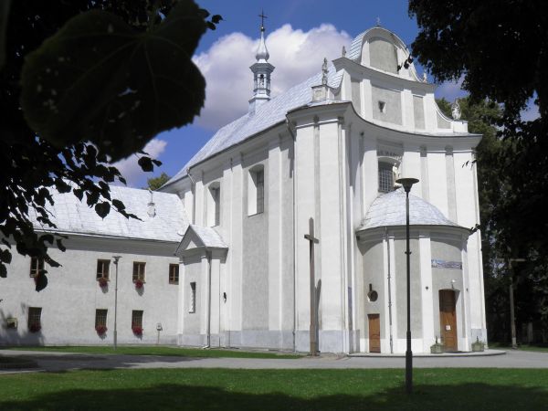 Sanktuarium Niepokalanej Matki Dobrej Nadziei w Tuligłowach k. Jarosławia z XIV wiecznym słynącym łaskami obrazem.