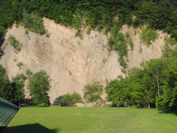 tu bywał kleryk a później ksiądz Karol Wojtyła - wiele o tym w przekazach i publikacjach,  zaś 2 XI 2010r.  był tu ówczesny prezydent Bronisław Komorowski - chc