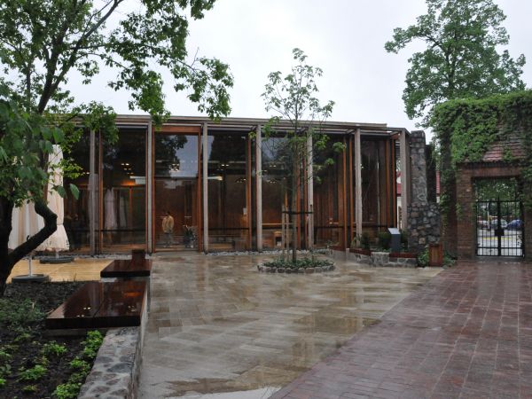 Żelazowa Wola, wejście do parku.