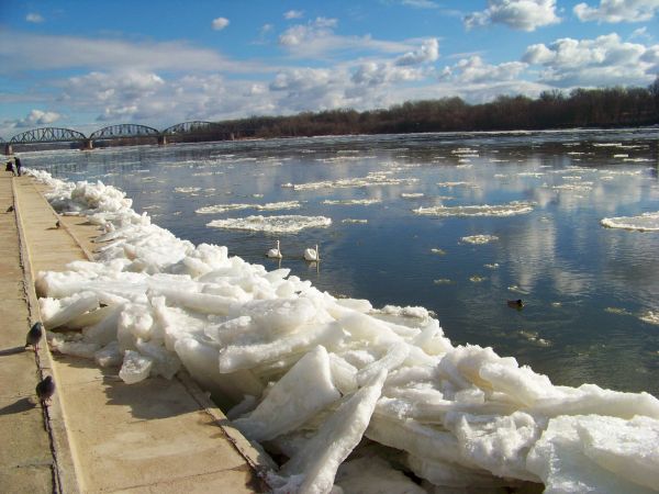 Zima odpływa do morza