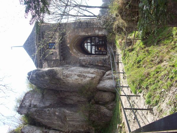 Ruiny zamku Kazimierza Wielkiego z 2. połowy XIV wieku