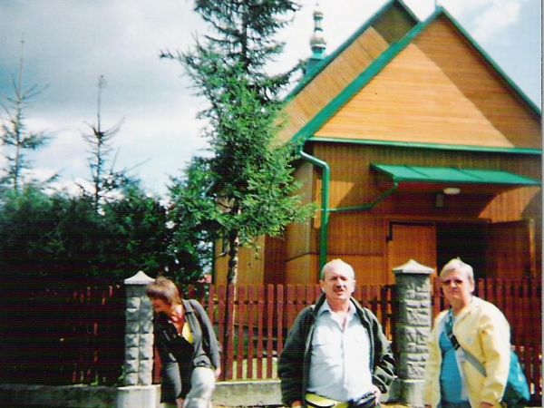 We wsi, dziś przysiółku Dolina /należy do Zagórza/. Kościół z 1836r. zamieniony na cerkiew pw. MB Opieki, a od 1946r. przywrócony do pierwotnej funkcji. Wewnątr