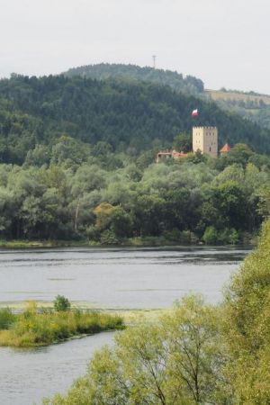 Zamek Tropsztyn - widok z przeprawy promowej.