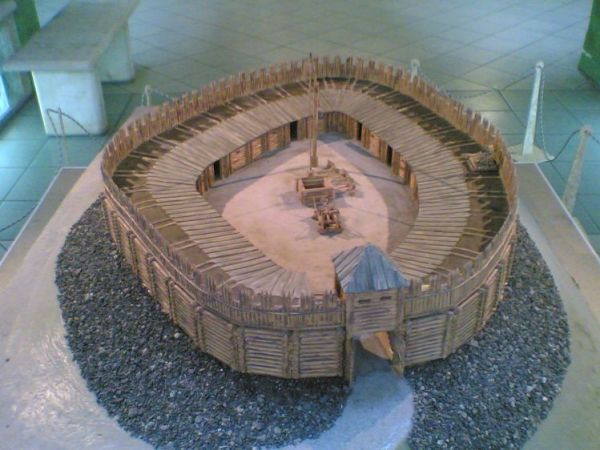 Makieta grodziska z VII-IX w Motycz gm . Konopnica