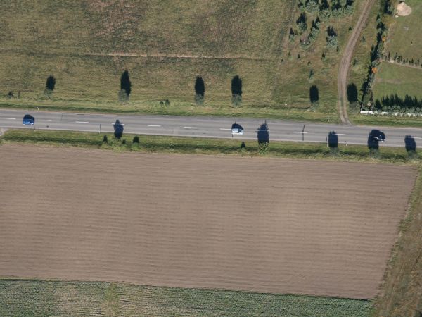 Korne, skraj wsi przy trasie Kościerzyna - Bytów