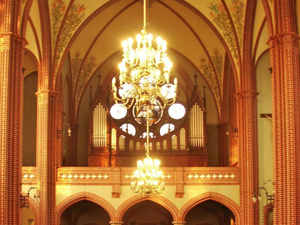 ŻARY kościół pw. Wniebowzięcia NMP