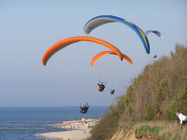POBIEROWO DLA AKTYWNYCH : jesli wieje- zapraszamy do latania!!!