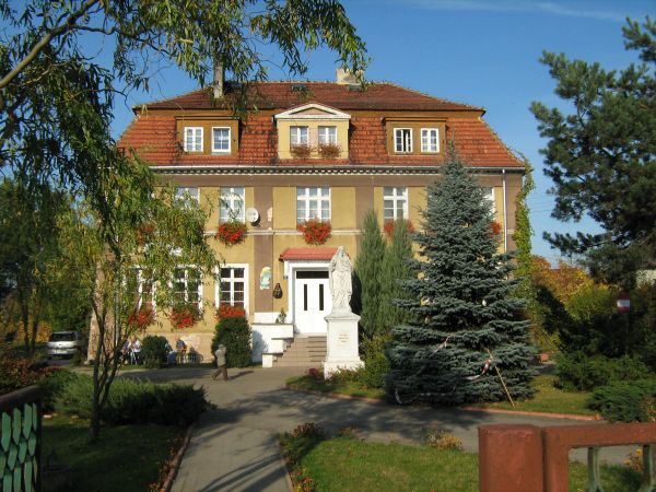 Siedlec, siedziba Parafii Rzymsko-Katolickiej.