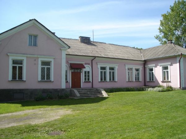 Pałac Chrzanowskich, obecnie siedziba Szkoły Podstawowej.