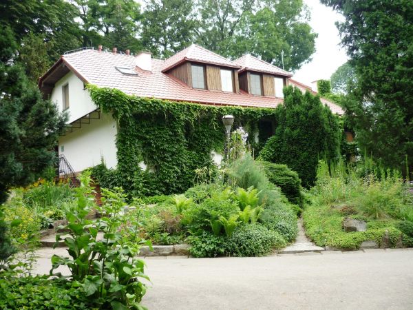 Arboretum i Zakład Fizjografii w Bolestraszycach . Muzeum Przyrodnicze.