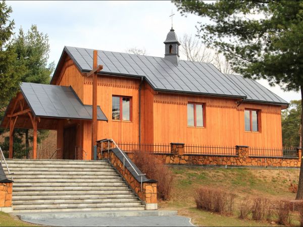 Dawna , parafialna cerkiew greckokatolicka p.w. Narodzenia NMP w Mołodyczu. Obecnie filialny kościół rzymskokatolicki .