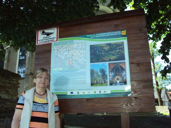 Skalnik - w dekanacie żmigrodzkim, w diecezji rzeszowskiej, sanktuarium Matki Bożej Bolesnej Królowej Gór, parafia pw. św. Klemensa Papieża.