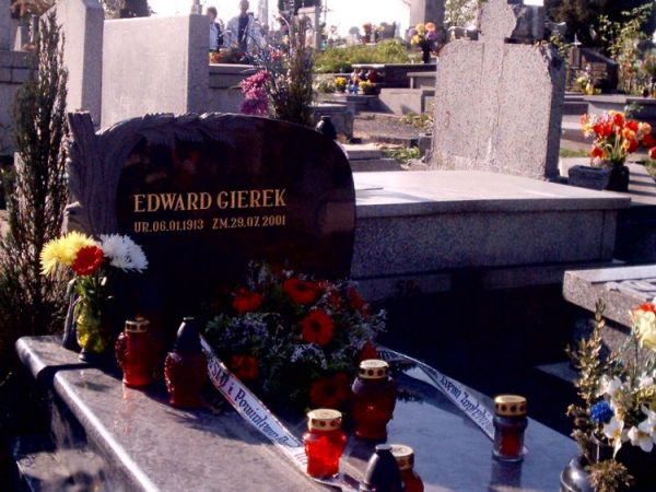Nagrobek na cmentarzu środulskim