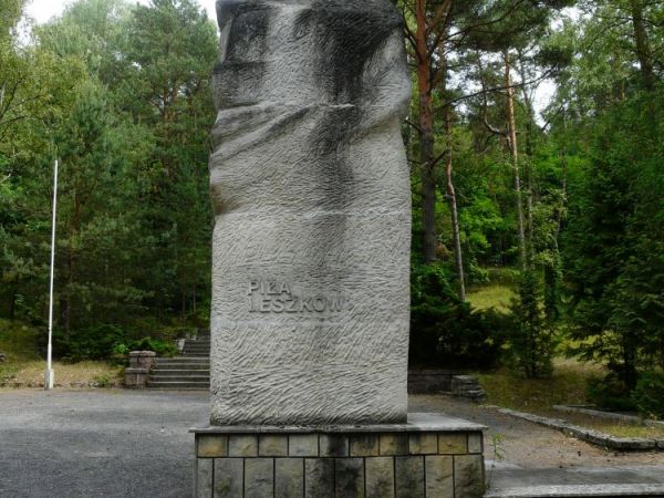 Cmentarz wojenny w Pile-Leszkowie