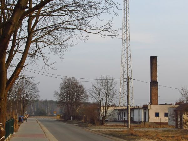 Ulica Dworcowa z asfaltową nawierzchnią