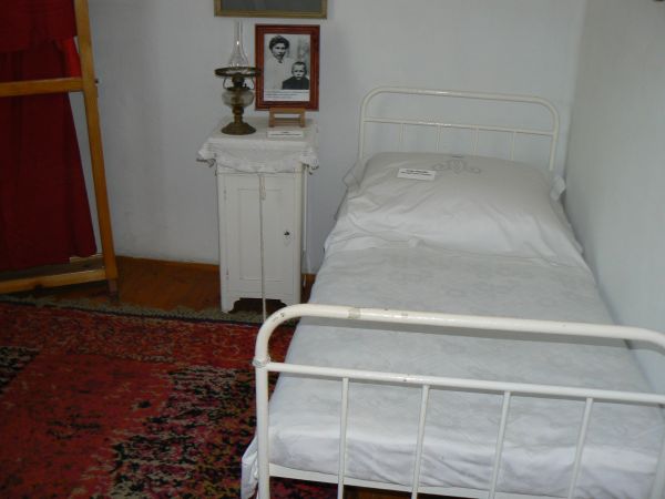 KOMAŃCZA-KLASZTOR NAZARETANEK MIEJSCE INTERNOWANIA KARDYNALA WYSZYNSKIEGO 55/56r.