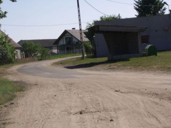 Wjazd od strony Sypniewa i Buczka.