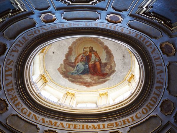 scena biblijna zdobiąca sklepienie kopuły.