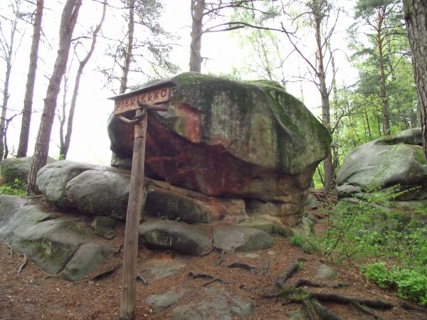 Rezerwat "Skamieniałe Miasto" - formacja skalna Piekiełko.