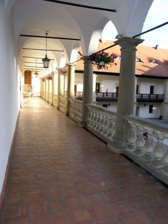 Zamek w Niepołomicach, dziedziniec [fot. Grzegorz Wojtas]