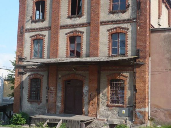 Dawny stary młyn,przykład niedbalstwa władz miasta w troskę
o zabytki,a szkoda....
