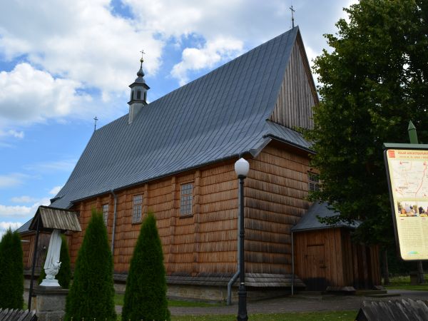 XV-to wieczny kościółek drewniany, pobudowany w stylu gotyckim.