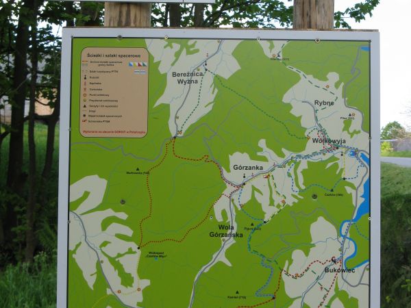 teren gminy Solina z siedzibą Urzędu w Polańczyku - i tam turystę, przyjezdnego szanuje się, traktuje "poważnie", docenia i pomocą obdarza ! /warto podkreślić -