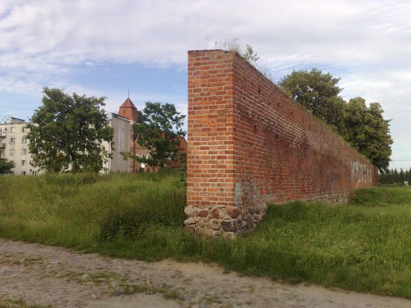 Mury obronne z okresu średniowiecza.