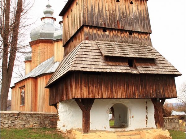 Cerkiew pw. św. Mikołaja w Dobrej Szlacheckiej . Obecnie kościół rzymskokatolicki p.w.  Podwyższenia Św. Krzyża . Zbudowana w 1879 r. Obok , na osi - druga cerk