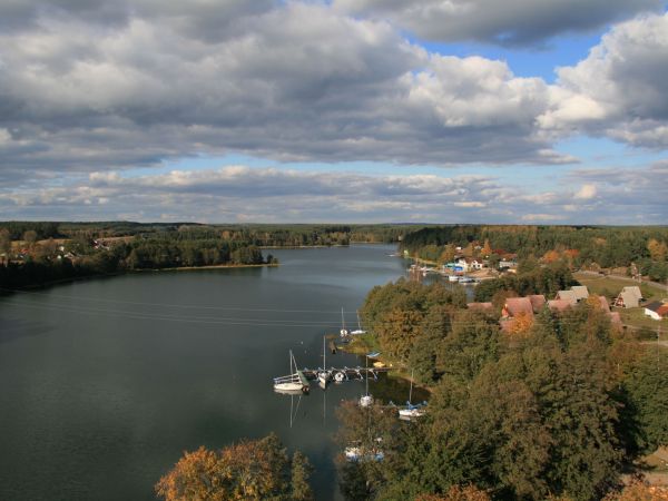 Wdzydze Kiszewskie, widok z platformy widokowej.