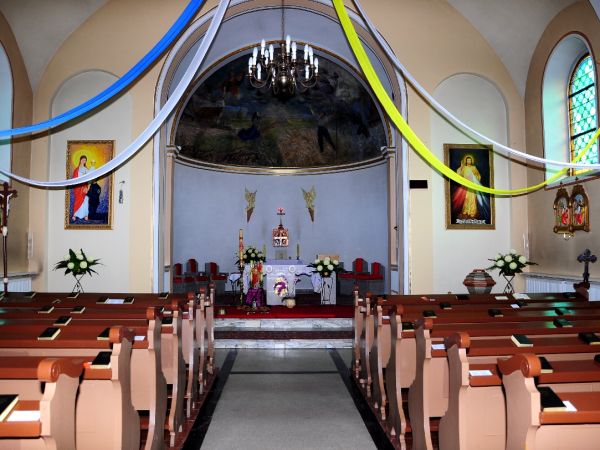 Buków-Kościół p.w M.B.Nieustającek Pomocy