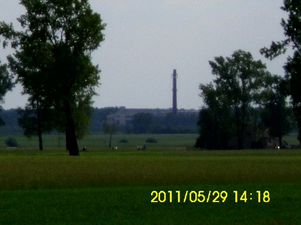 Wola Pierowa w oddali była cukrownia w Ostrowach