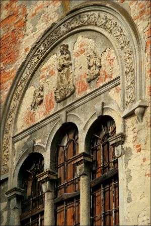 Zrujnowana , murowana cerkiew greckokatolicka , wybudowana w 1904 r. w stylu nowobizantyjskim w Starym Dzikowie. W 2007 r. w jej plenerach kręcono film A. Wajdy