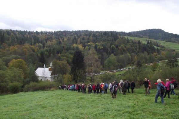 pielgrzymujemy do Matki Boskiej Umilenia zwanej Łopieńską, "płynie potok ludzi" - na odpust co corocznie w pierwszą niedzielę października - więcej : w galerii.